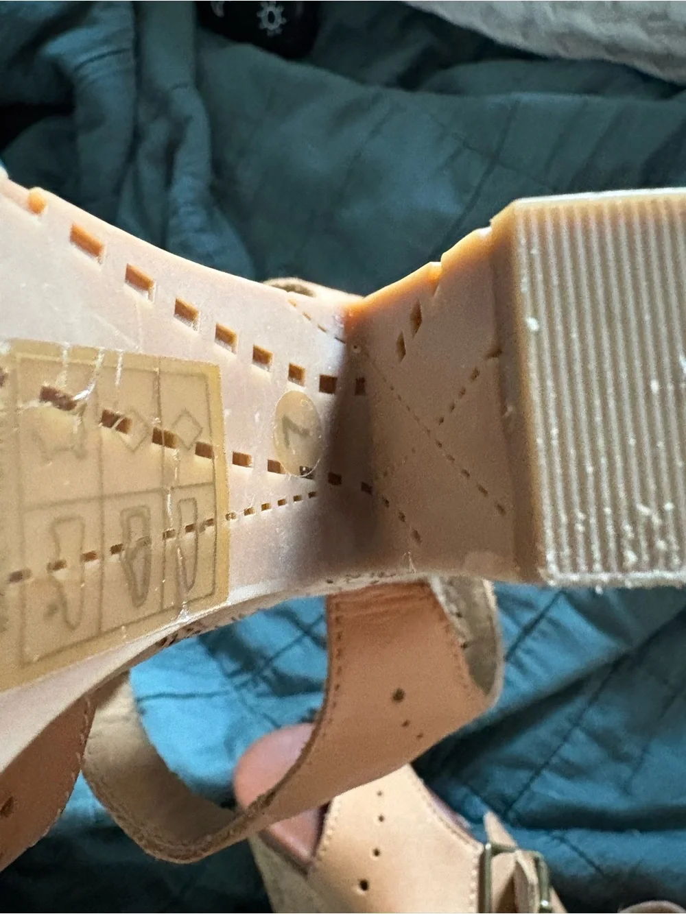 DV by Dolce Vita platform heel sandal in size 7, tan leather